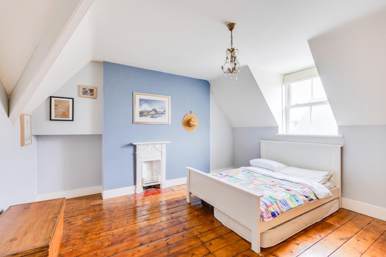 25 Cwrt-Y-Vil Road, Penarth, Vale of Glamorgan, CF64 3HP